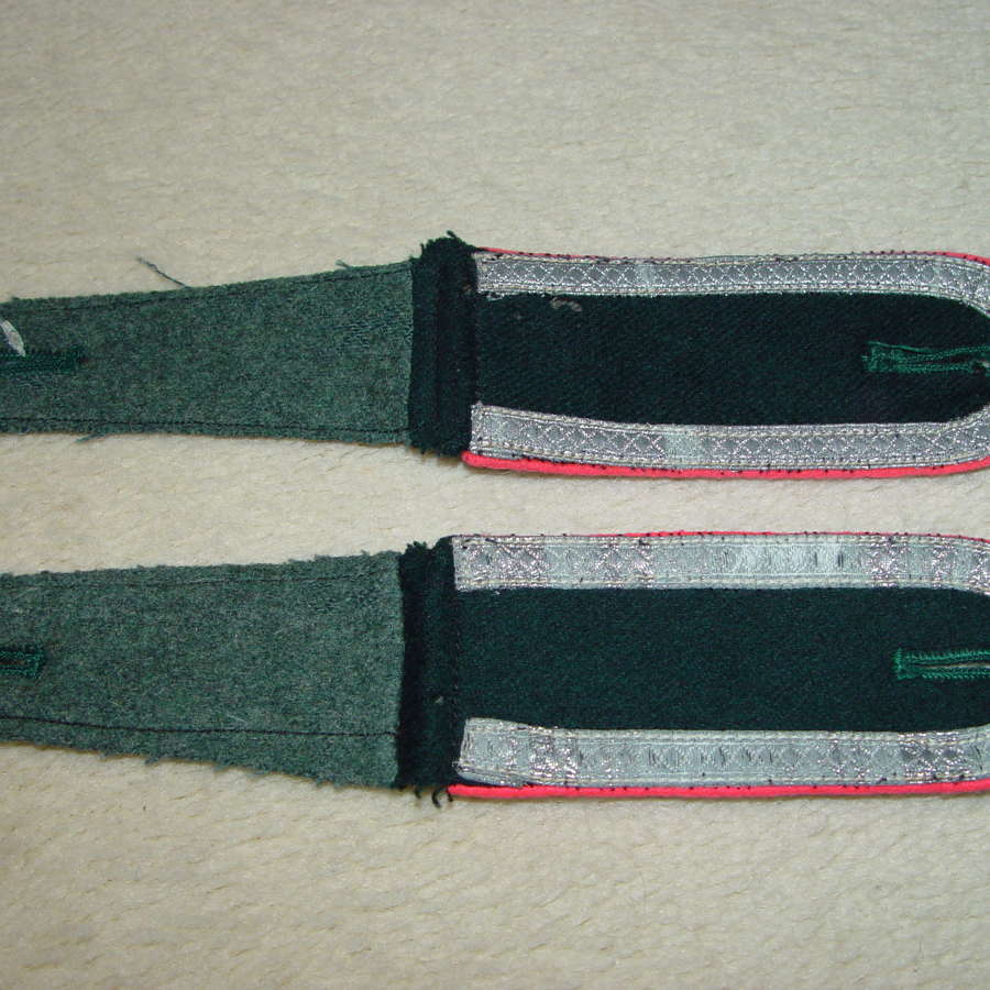 Wehrmacht NCO shoulder straps panzer pink piped for M36 tunic