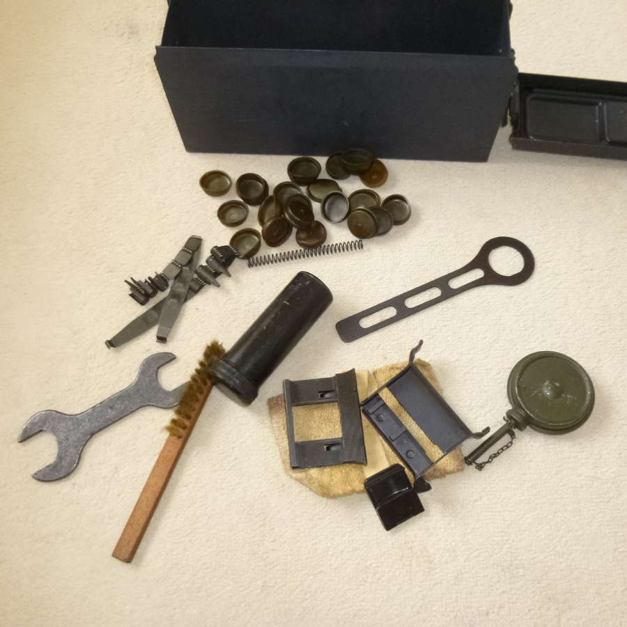 Wehrmacht MG34 E (Ersatzteilen) tin with spare parts and tools