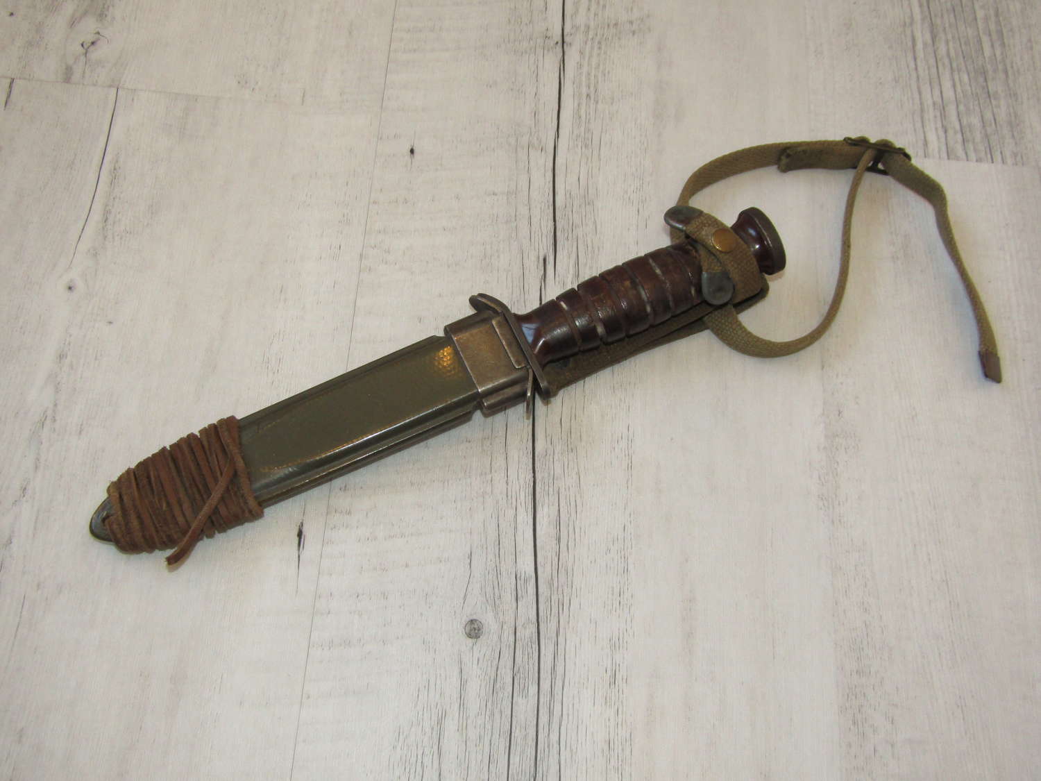 US Imperial M3 knife in M8 scabbard